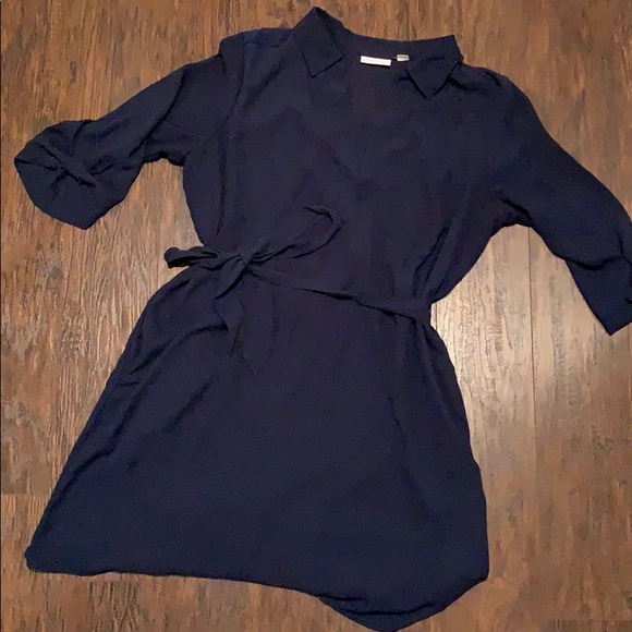 New York & Company Dresses & Skirts - Super flattering NY&C dress!